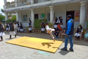 8b849ab9-c3f3-4c85-8fb9-c95e693473e6 8b849ab9-c3f3-4c85-8fb9-c95e693473e6